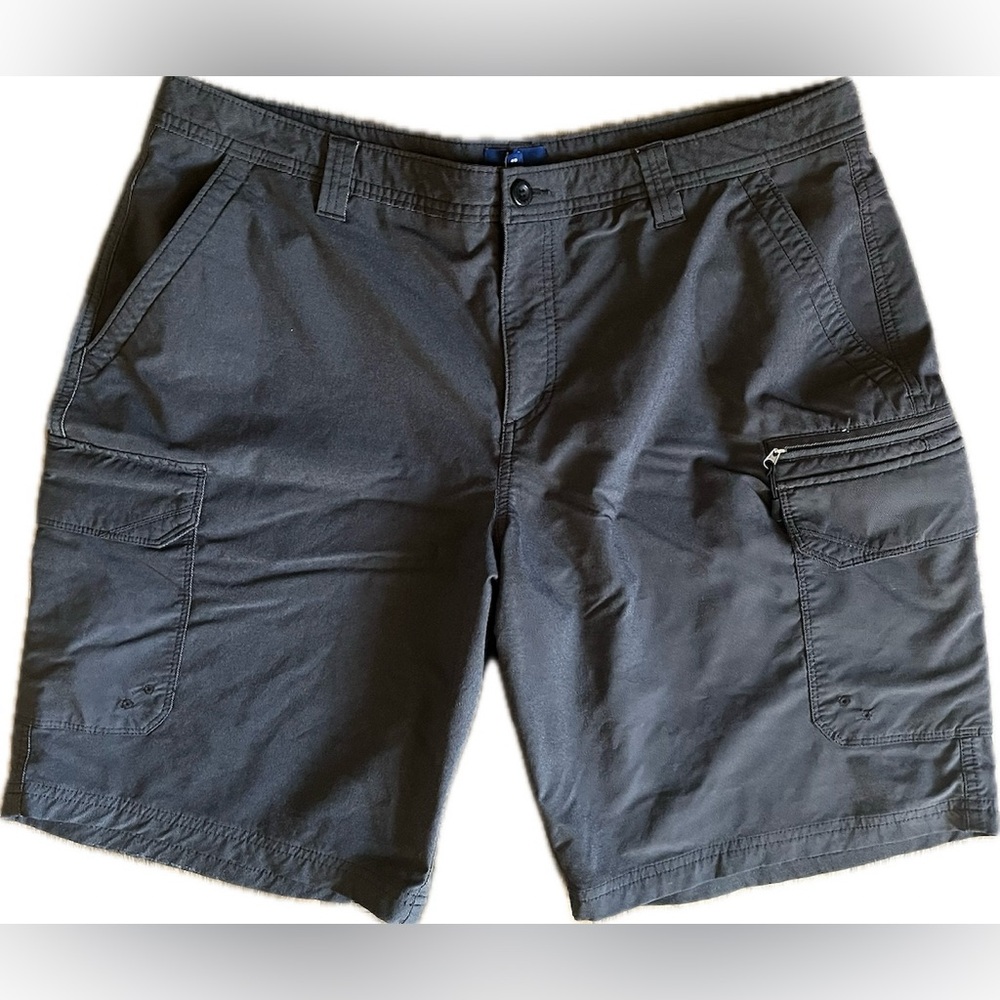 George Gray Cargo Shorts. Excellent condition. Men’s Size 40